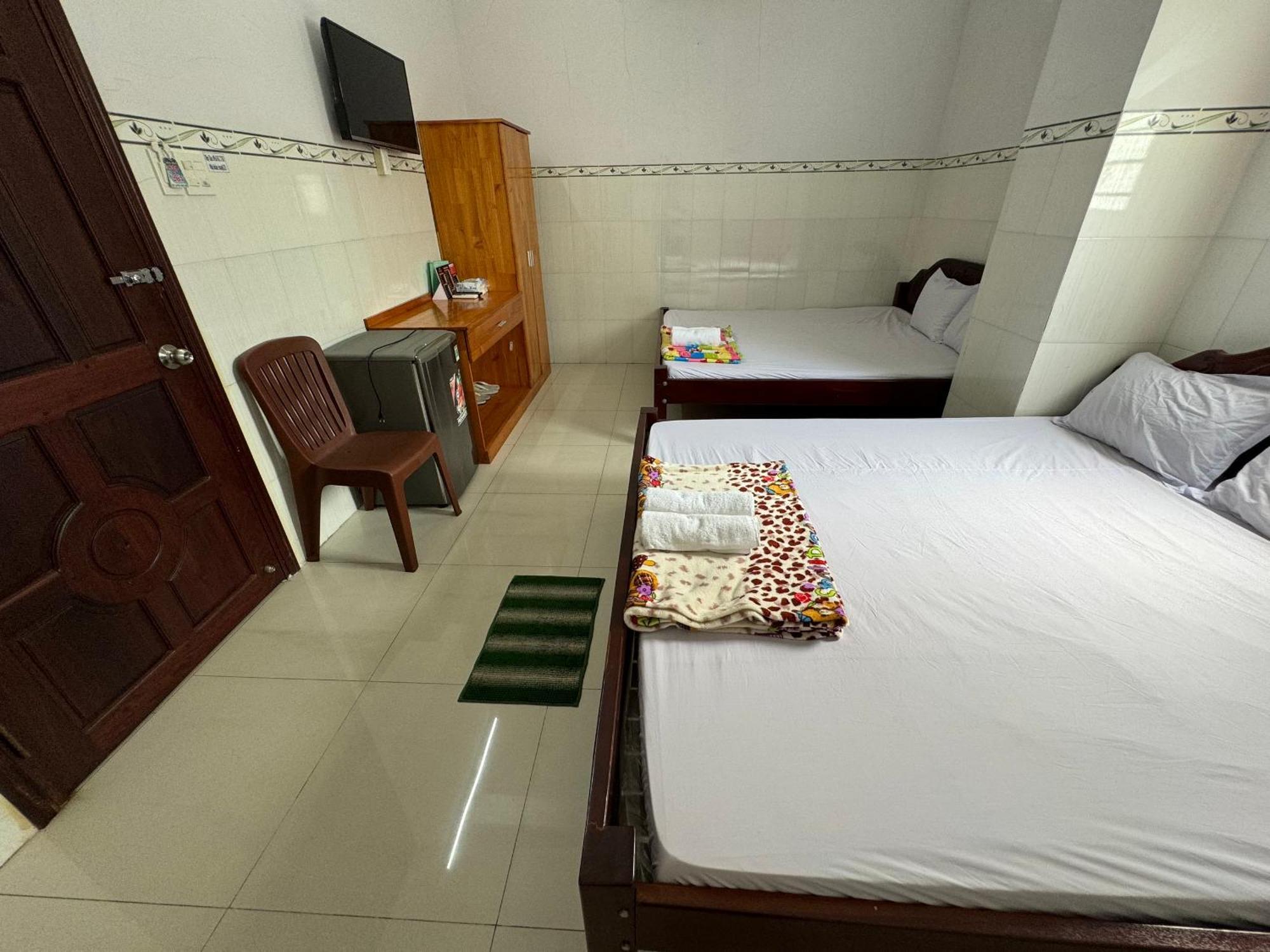 Nhà Nghỉ HOA LÝ Chau Doc Exterior foto