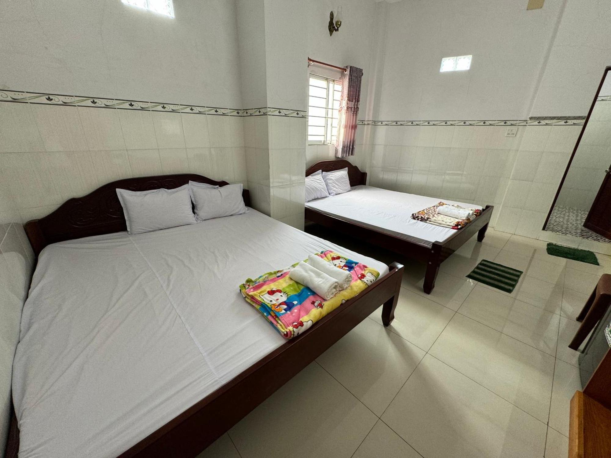 Nhà Nghỉ HOA LÝ Chau Doc Exterior foto