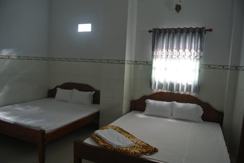 Nhà Nghỉ HOA LÝ Chau Doc Exterior foto